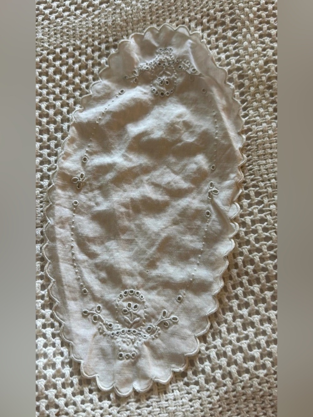 Vintage Pure Cotton Lily of the Valley Embroidered Scalloped Linen Doily ~ white